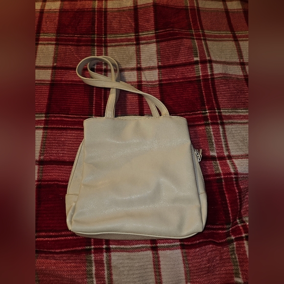 =^100% vinyl cream colored purse - Picture 6 of 11